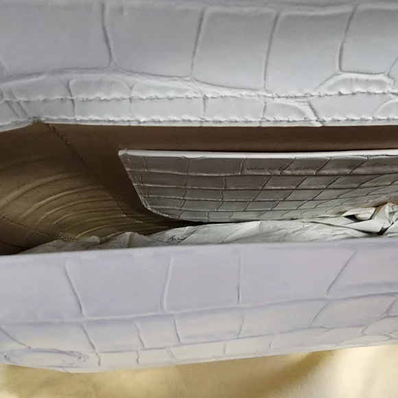 Crocodile embossed Hortensia handbag in optic white(excellent condition) - Picture 10 of 16